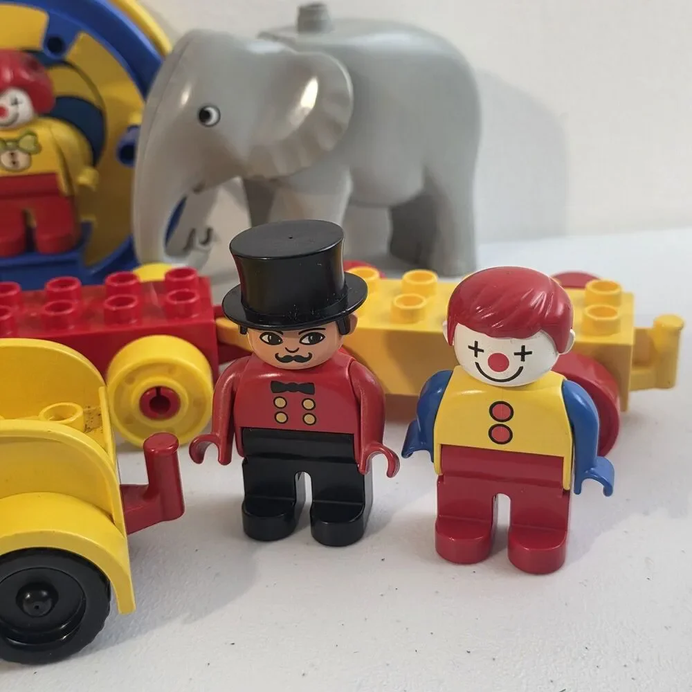 Vintage LEGO Duplo Circus Clowns Elephant  Ringmaster Pieces From 2651 Vtg Train